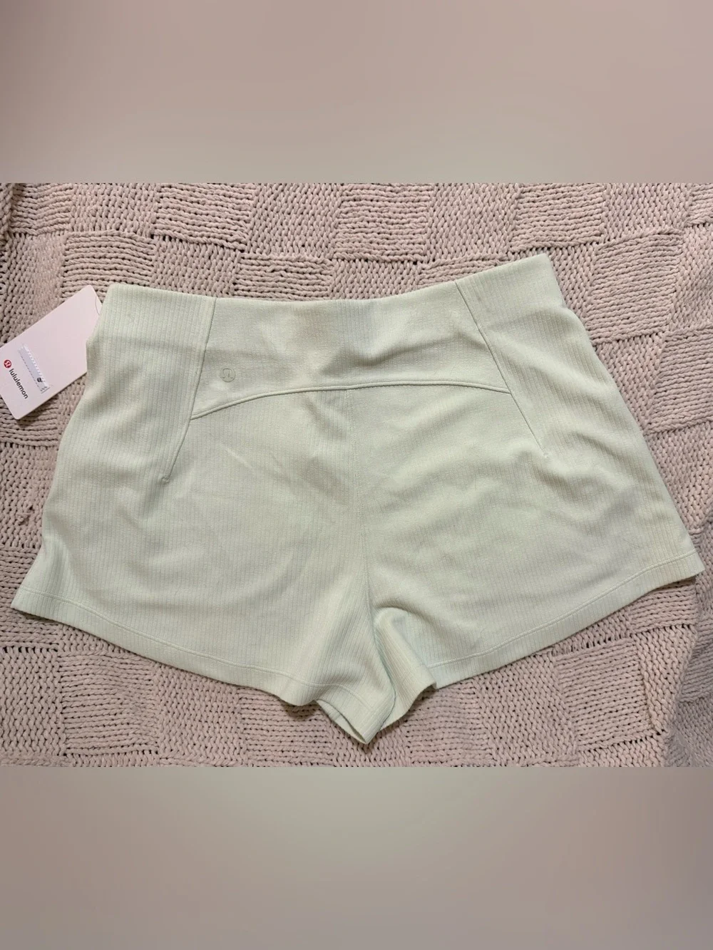 Lululemon Ribbed Softstreme HR SHORT - Picture 2 of 6